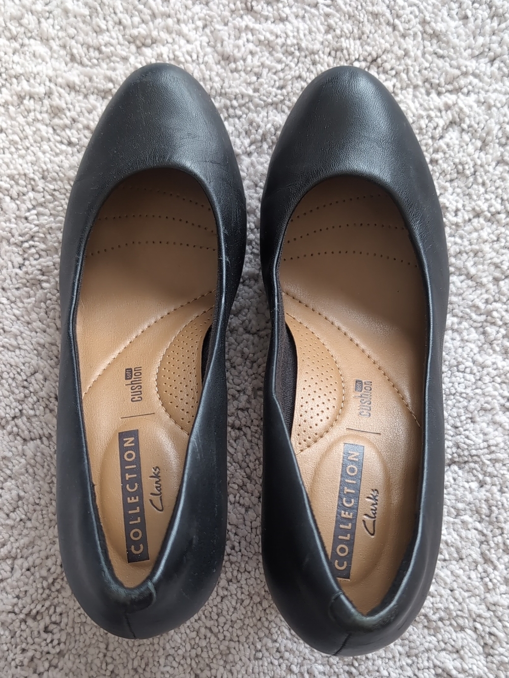 Clarks Black Leather Rounded Toe Heels 6.5